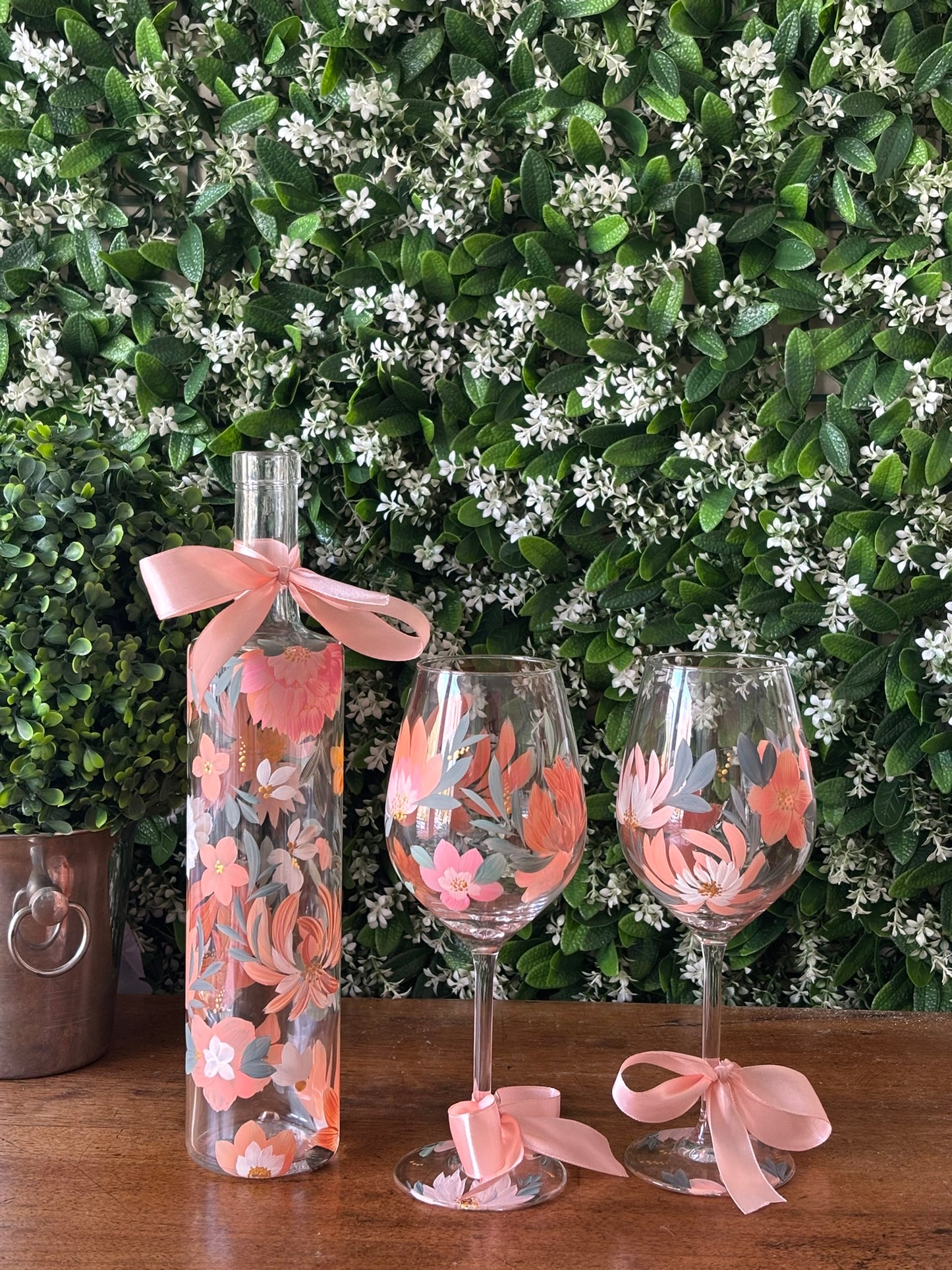 Coffret Romance Florale – Verres à Vin & Bouteille Peinte à la Main | Cadeau Mariage