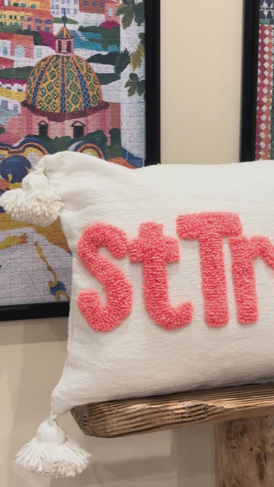 Coussin Berbère St Tropez 60x45 cm – Coussin tendance artisanal marocain avec pompons | Housse déhoussable